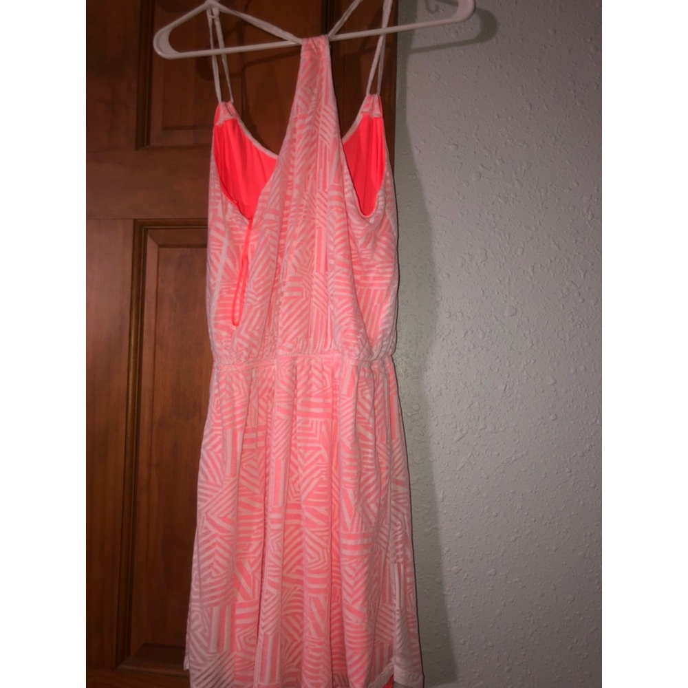 Pink and while Razorback dress - Picture 2 of 4